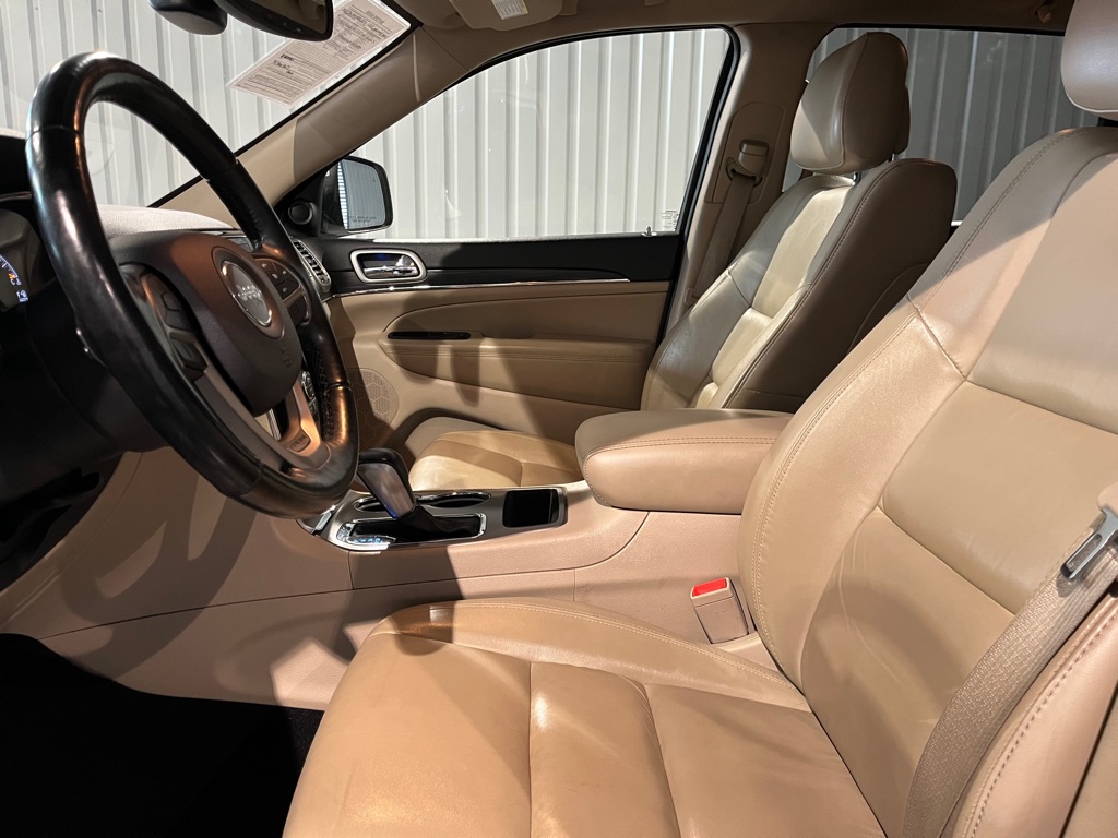 Vehicle image 9 of 33