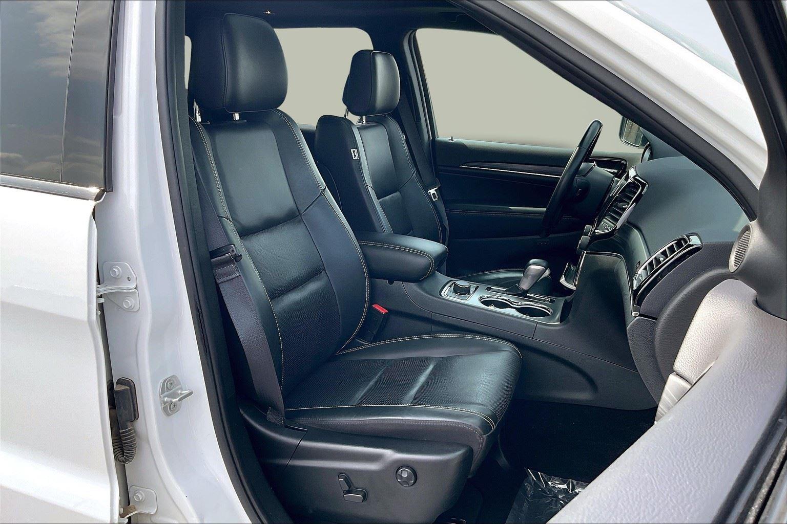 Vehicle image 9 of 36