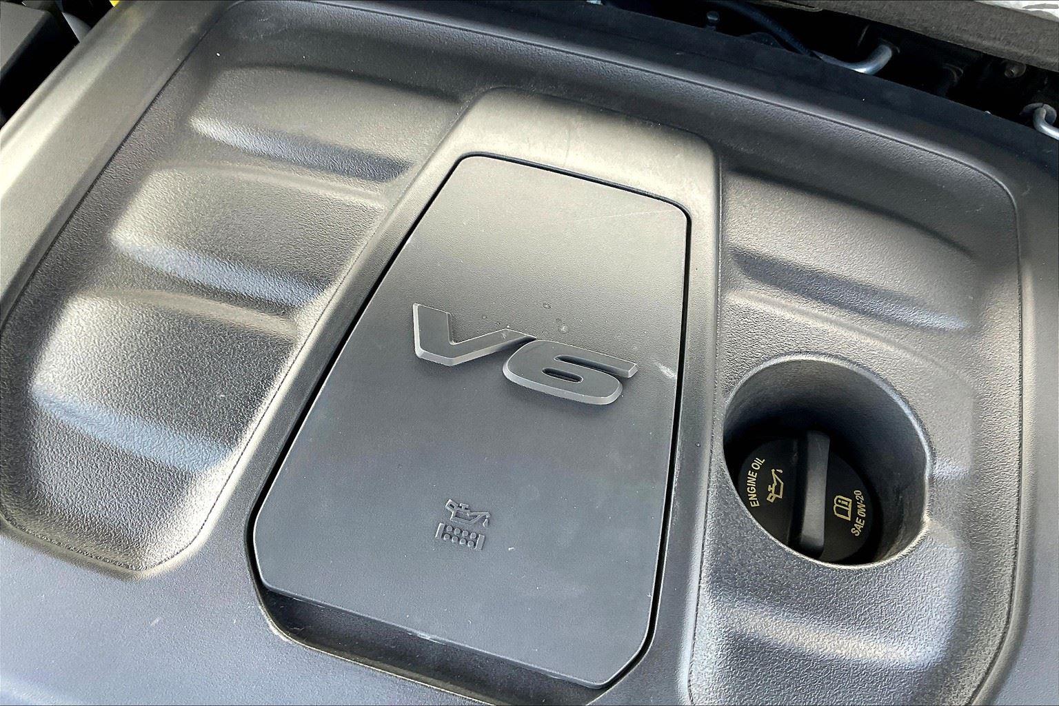 Vehicle image 32 of 36