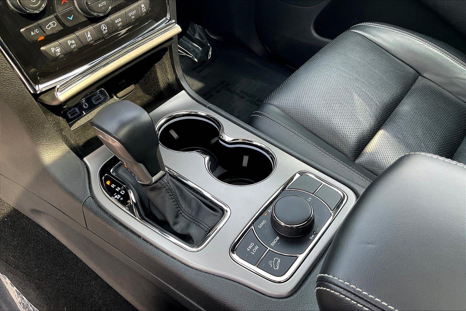 Vehicle image 22 of 36