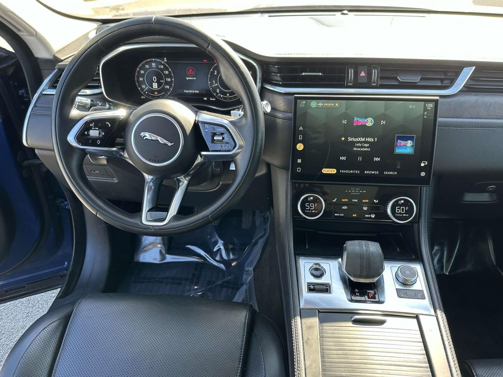Vehicle image 13 of 26