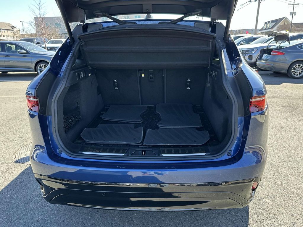Vehicle image 8 of 26