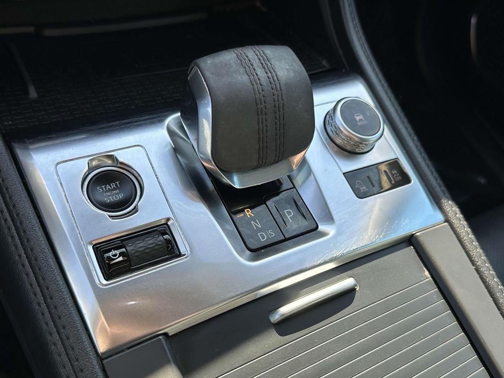 Vehicle image 18 of 26