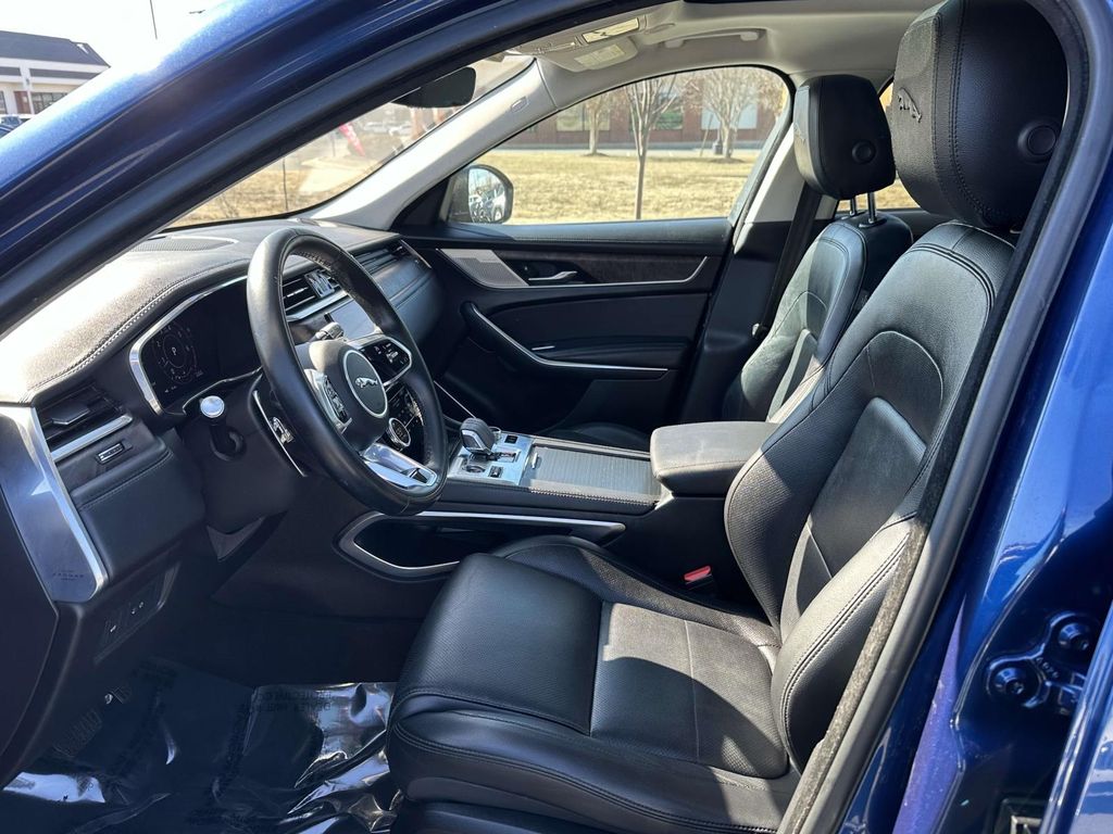 Vehicle image 12 of 26