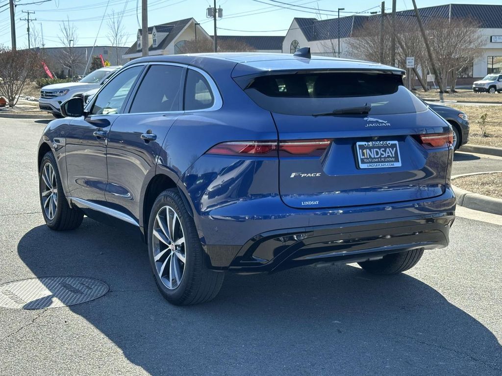 Vehicle image 5 of 26