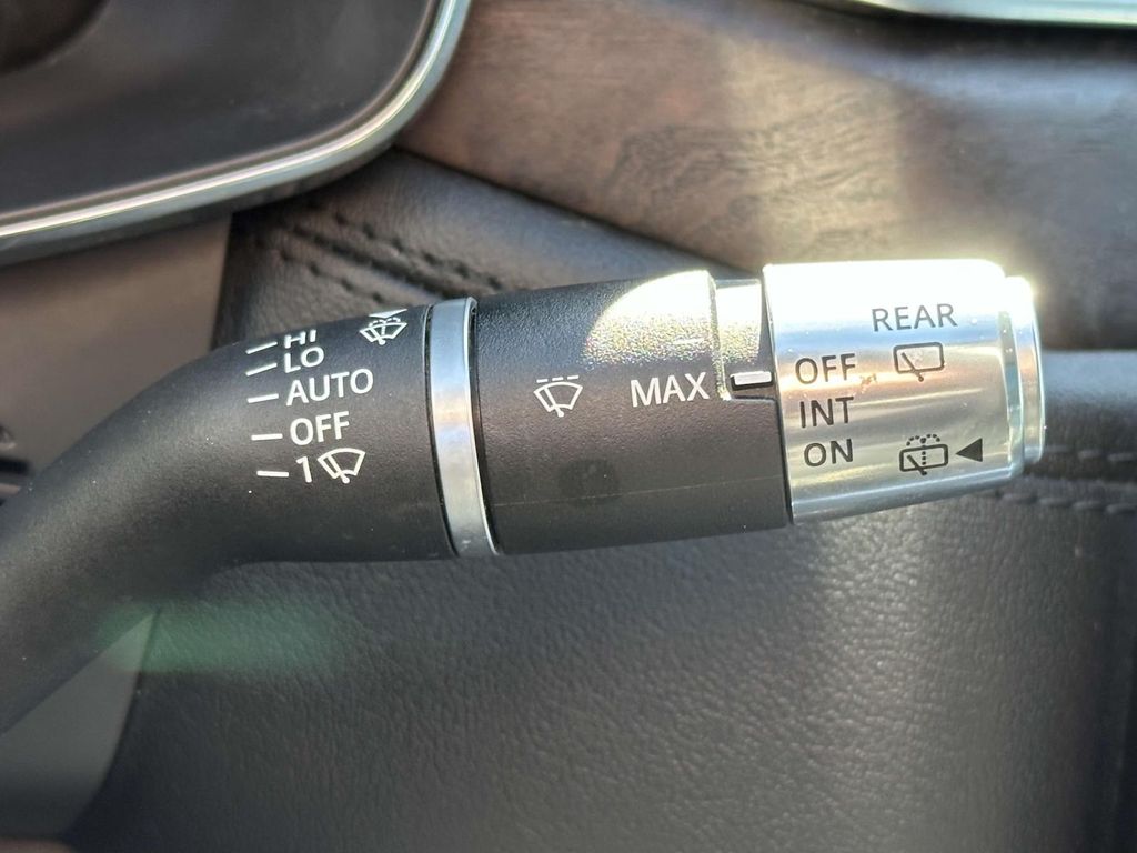 Vehicle image 20 of 26