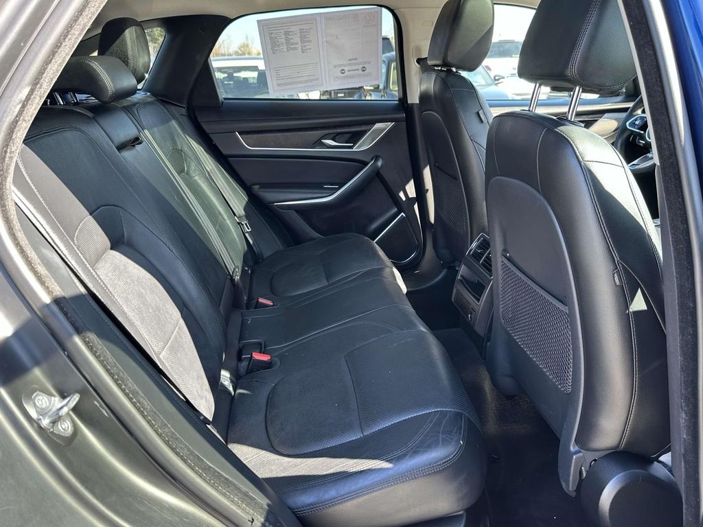 Vehicle image 9 of 26