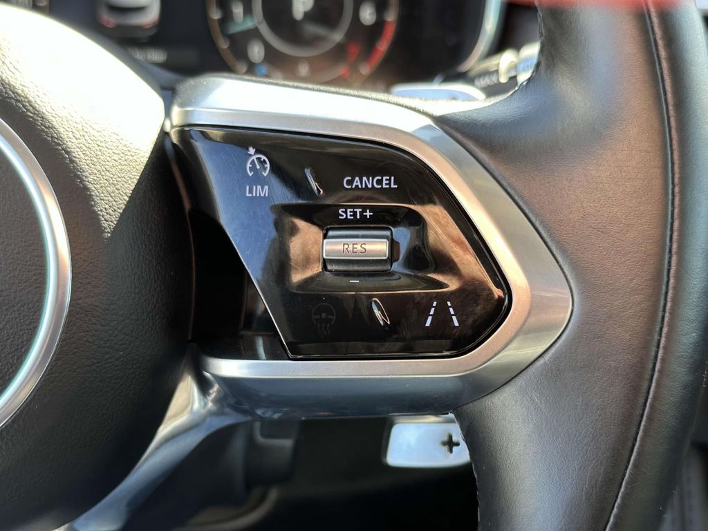 Vehicle image 23 of 26