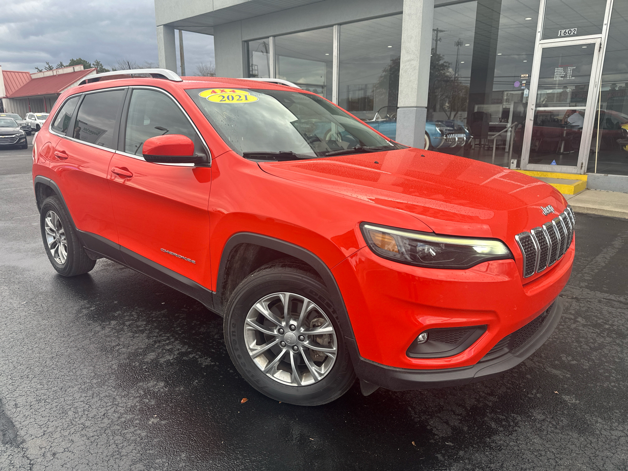 2021 Jeep Cherokee Latitude Lux Image 4 of 67