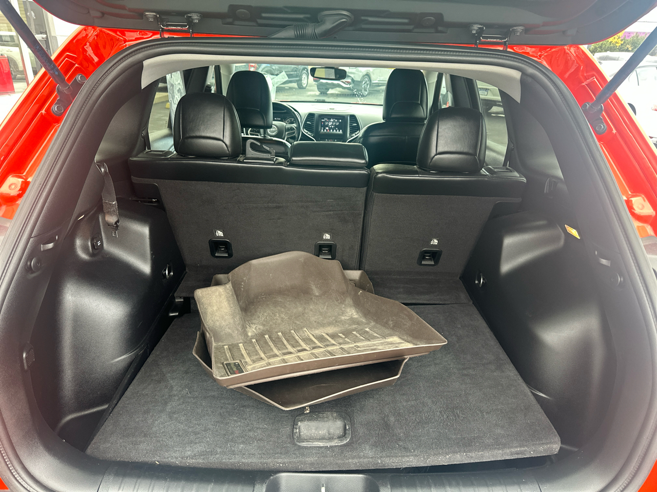 2021 Jeep Cherokee Latitude Lux Image 9 of 67