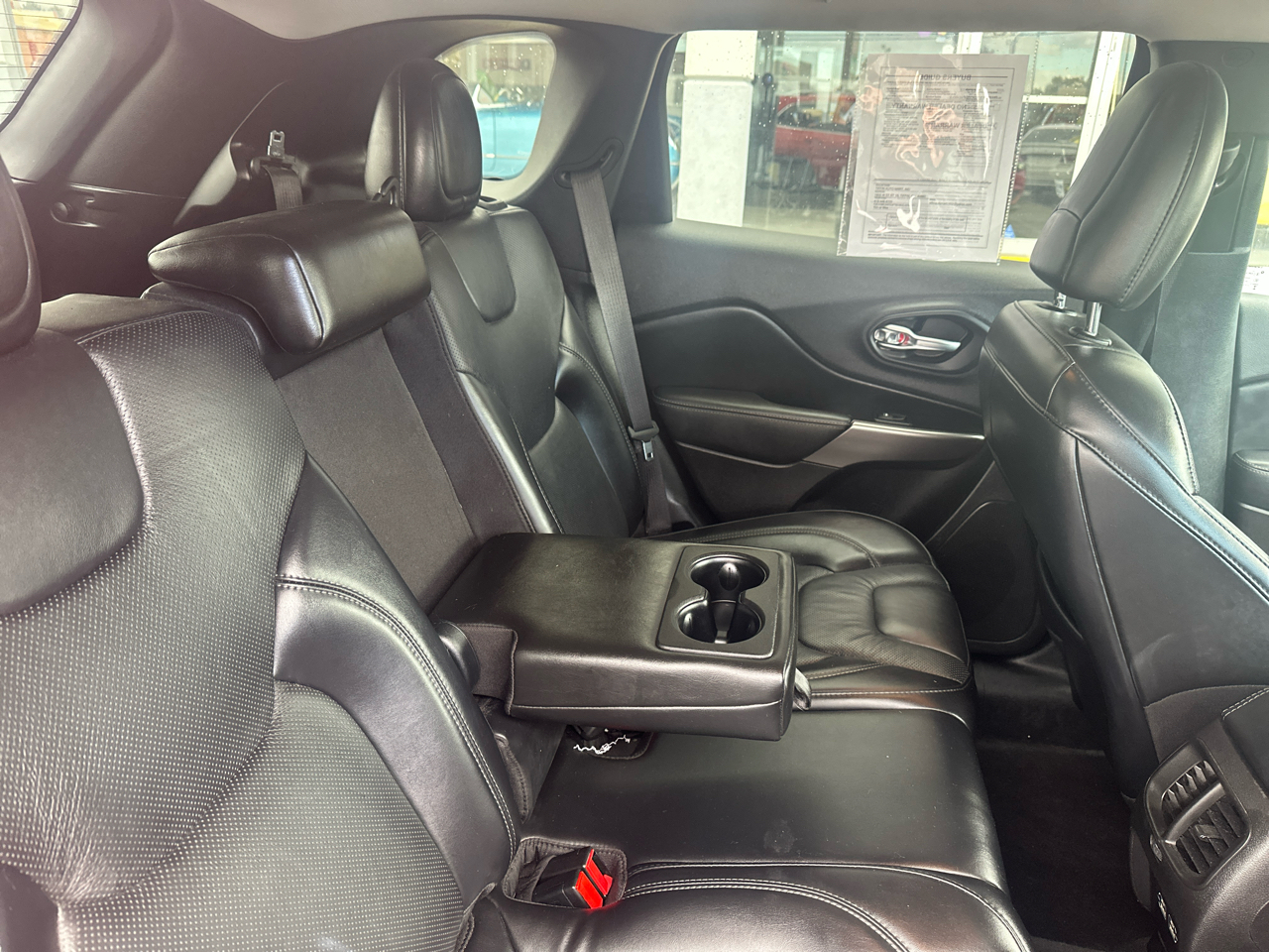 2021 Jeep Cherokee Latitude Lux Image 13 of 67