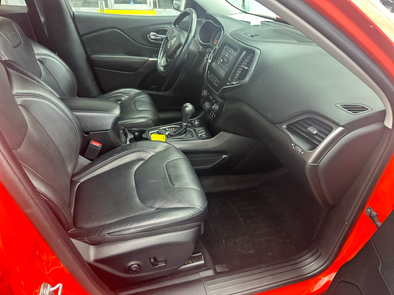 2021 Jeep Cherokee Latitude Lux Image 15 of 67