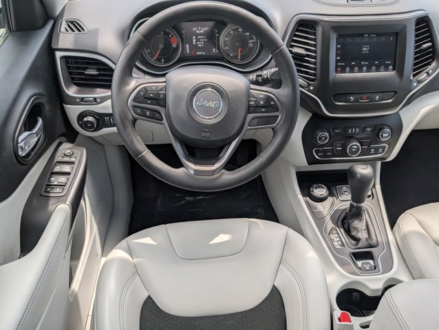 Vehicle image 12 of 26