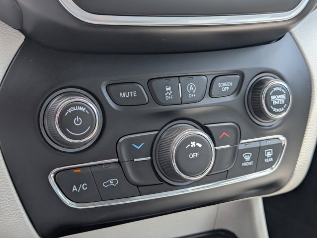 Vehicle image 20 of 26