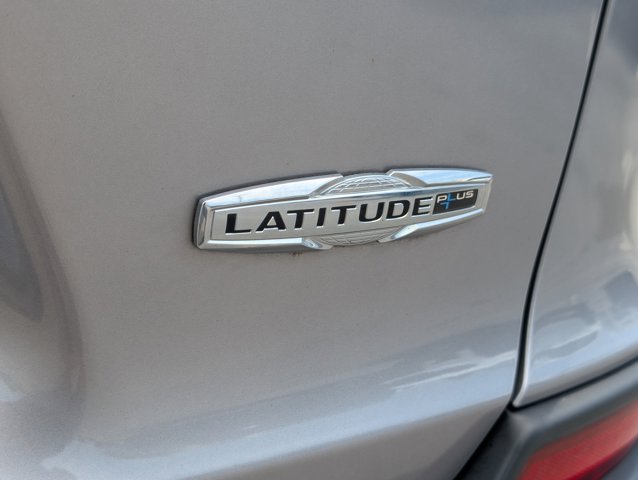 Vehicle image 22 of 26