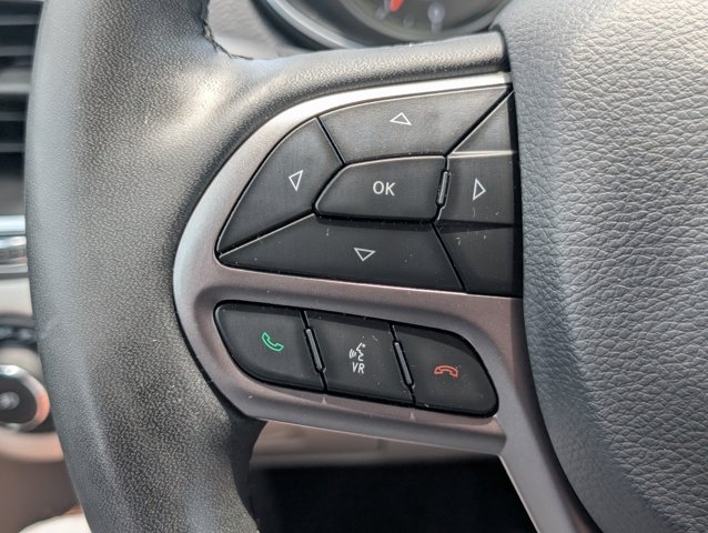 Vehicle image 24 of 26