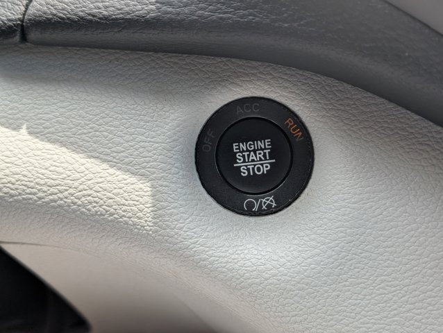 Vehicle image 21 of 26