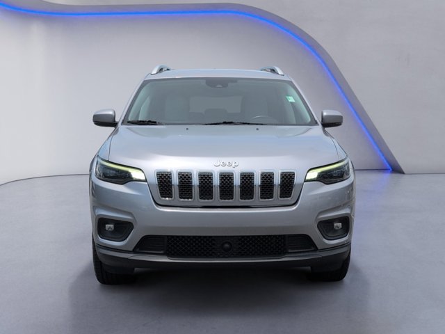 Vehicle image 2 of 26