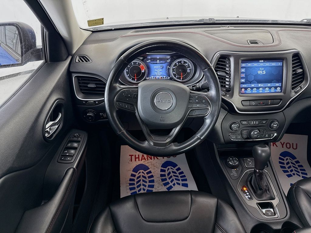 Vehicle image 22 of 30