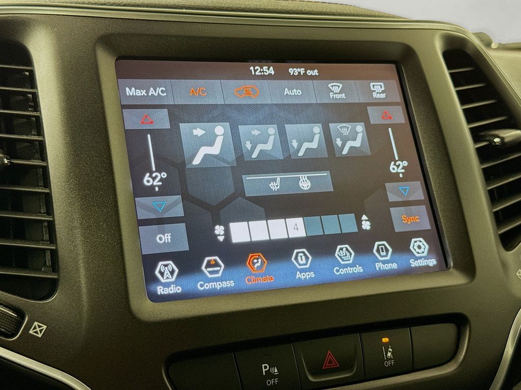 Vehicle image 16 of 30
