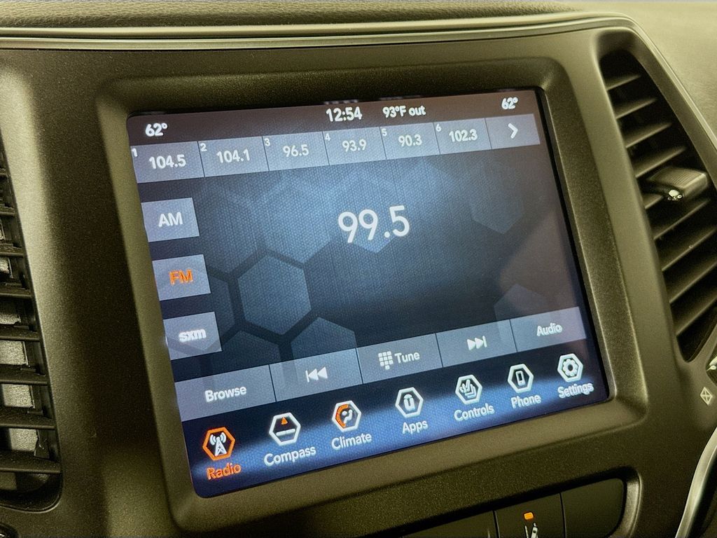 Vehicle image 15 of 30