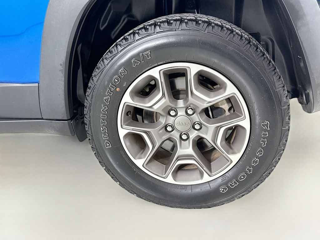 Vehicle image 29 of 30