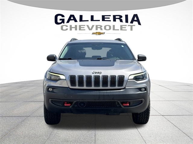 Vehicle image 2 of 32