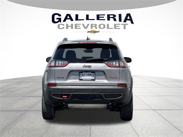 Vehicle image 4 of 32