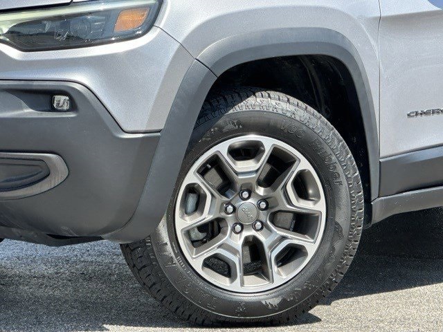 Vehicle image 6 of 32