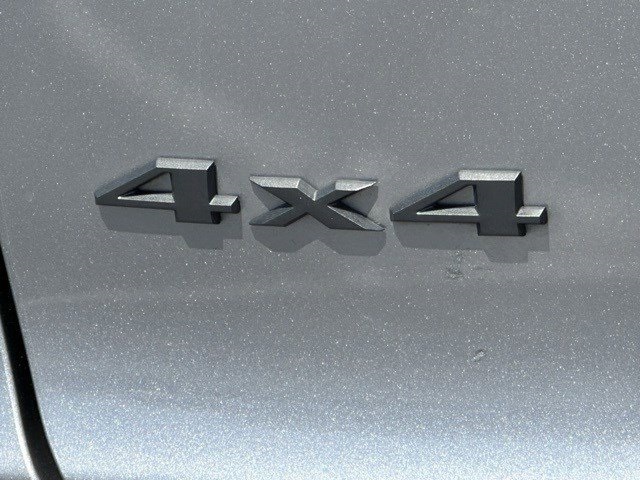 Vehicle image 9 of 32