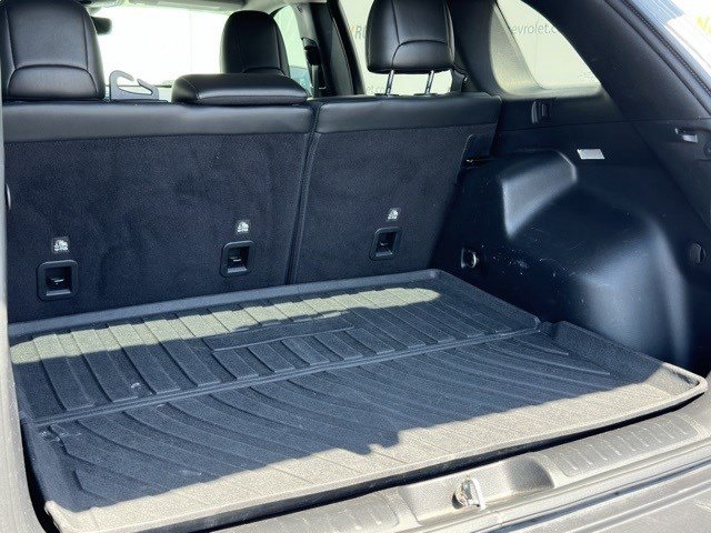 Vehicle image 27 of 32