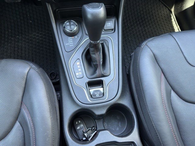 Vehicle image 19 of 32
