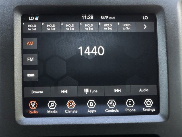 Vehicle image 16 of 32