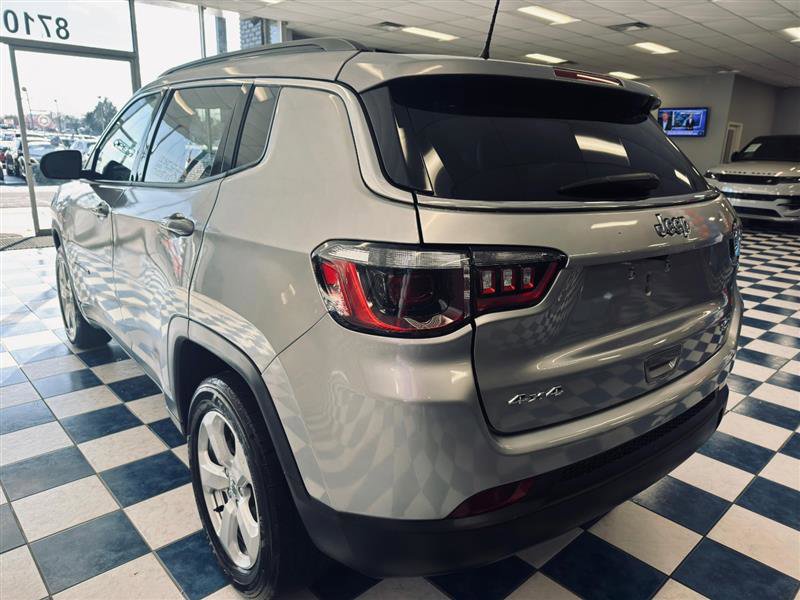 2021 Jeep Compass Latitude Image 3 of 31