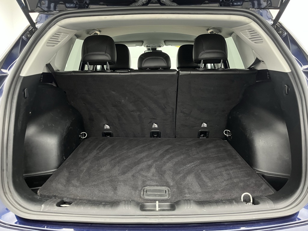 Vehicle image 15 of 34