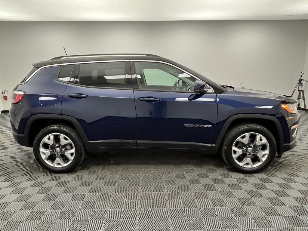 Vehicle image 4 of 34