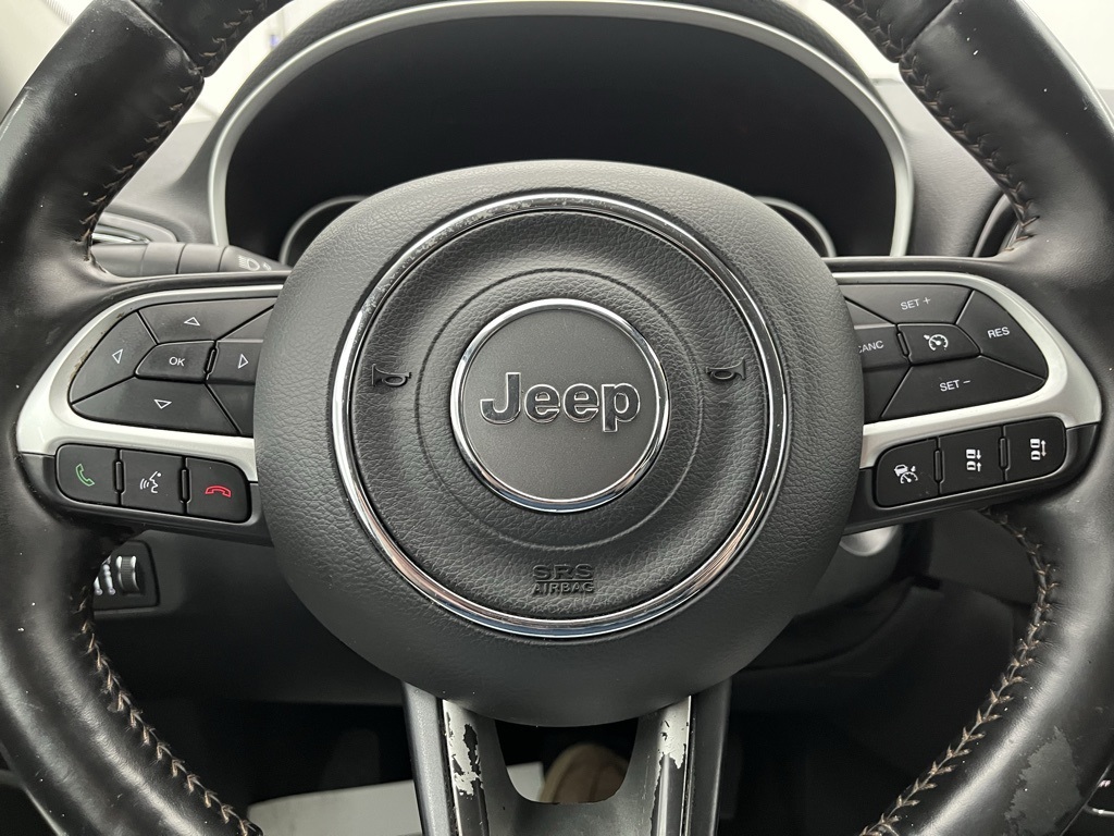 Vehicle image 28 of 34