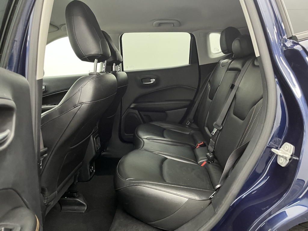 Vehicle image 26 of 34