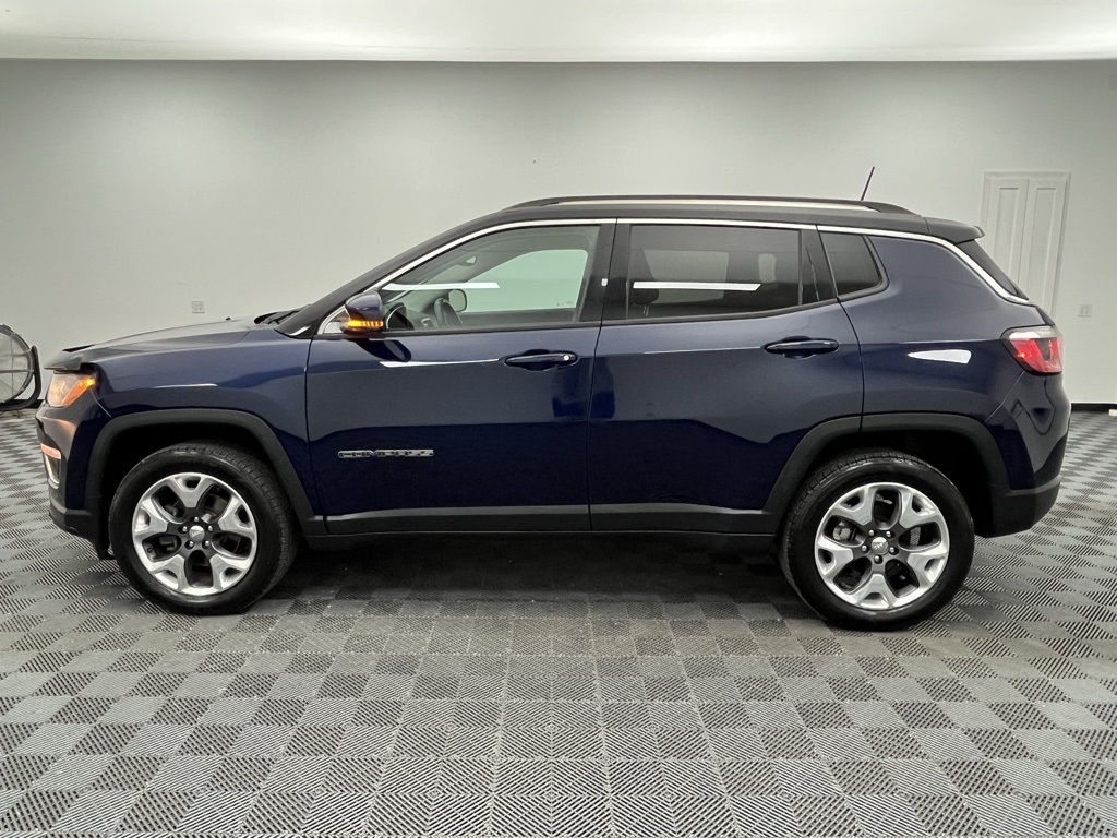 Vehicle image 8 of 34