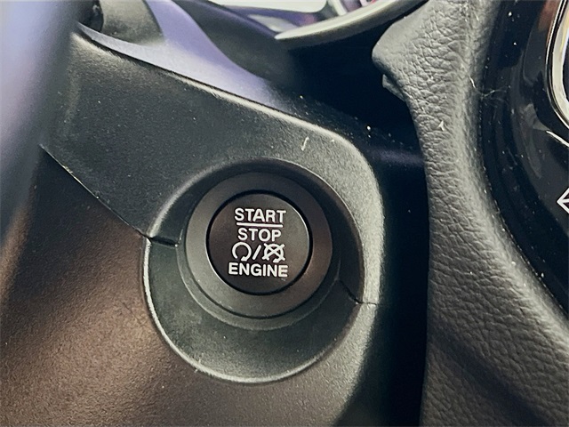 Vehicle image 16 of 41
