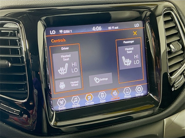 Vehicle image 21 of 41