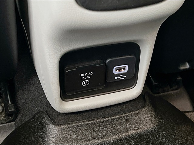 Vehicle image 34 of 41