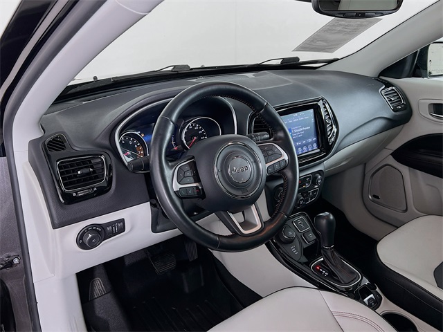 Vehicle image 35 of 41
