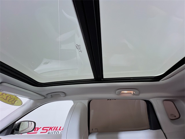 Vehicle image 25 of 41