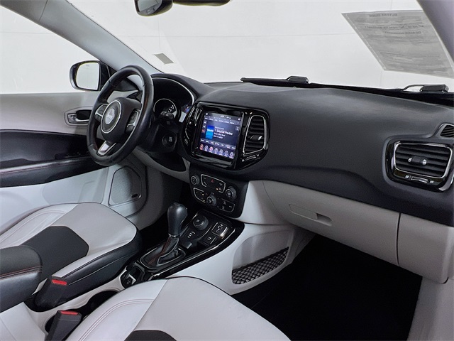 Vehicle image 39 of 41