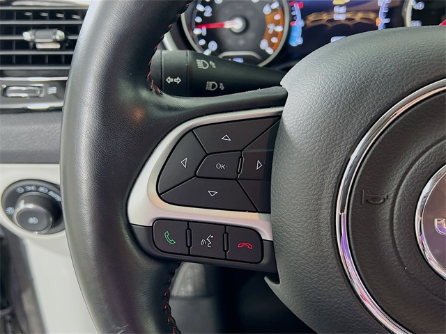 Vehicle image 13 of 41