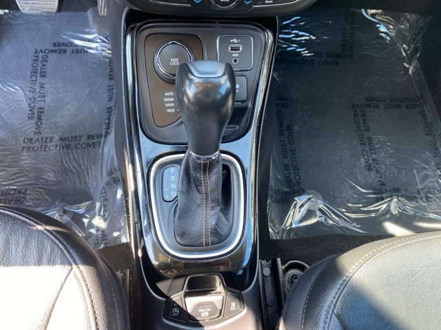 Vehicle image 15 of 33