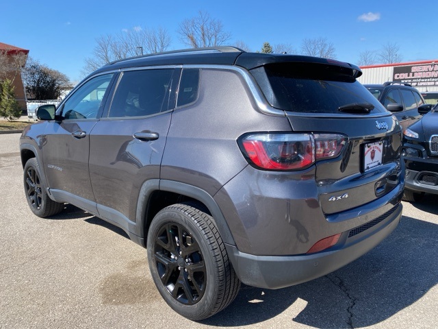 Vehicle image 5 of 33