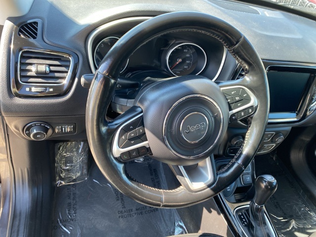 Vehicle image 12 of 33