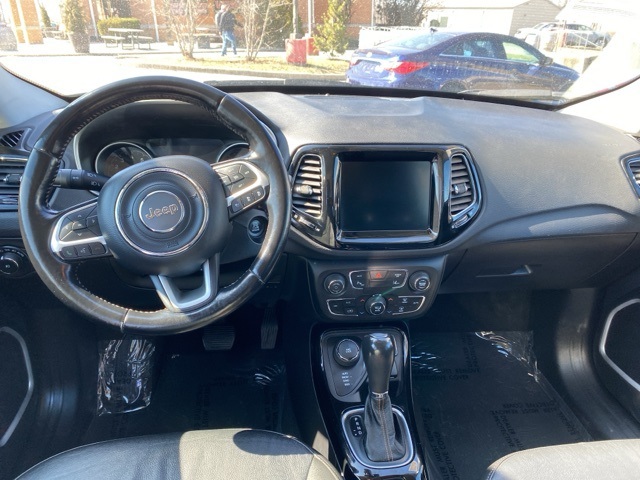 Vehicle image 7 of 33